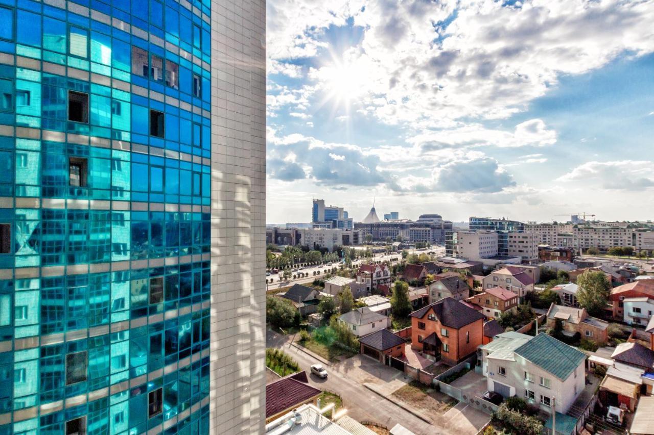 Apartments Near Bayterek Astana Bagian luar foto